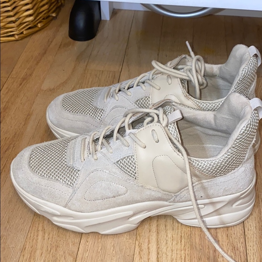 Steve Madden beige sneakers - Picture 1 of 4